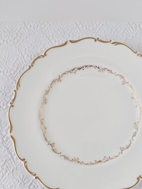 Set of 4 Royal Doulton Richelieu Dinner Plates Gold Scroll English Bone China